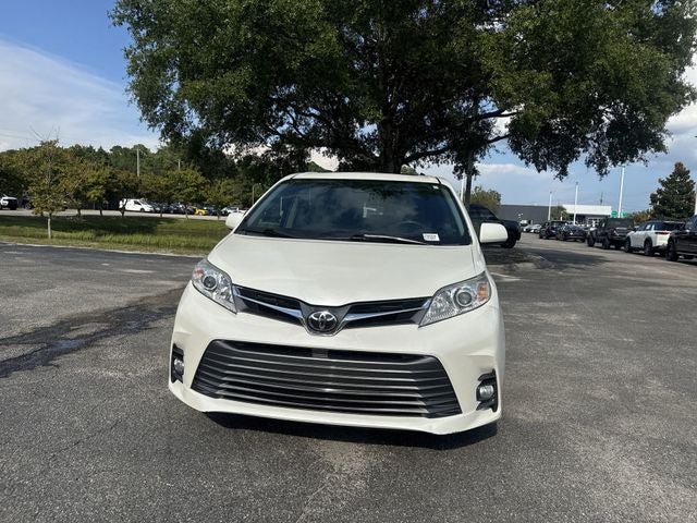 2018 Toyota Sienna XLE 8 Passenger