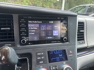 2018 Toyota Sienna XLE 8 Passenger