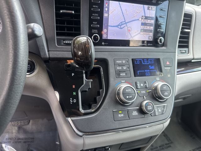 2018 Toyota Sienna XLE 8 Passenger
