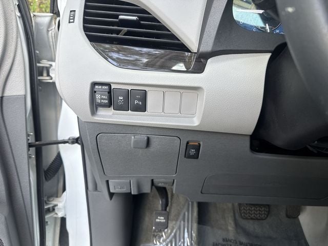 2018 Toyota Sienna XLE 8 Passenger