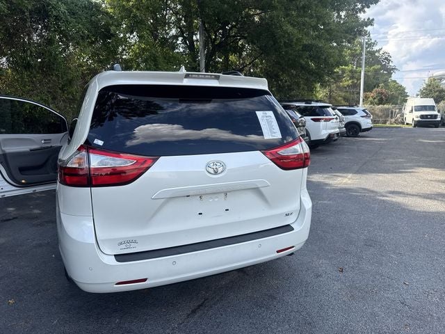 2018 Toyota Sienna XLE 8 Passenger