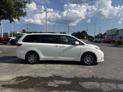 2018 Toyota Sienna XLE 8 Passenger
