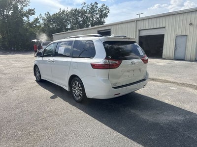 2018 Toyota Sienna XLE 8 Passenger