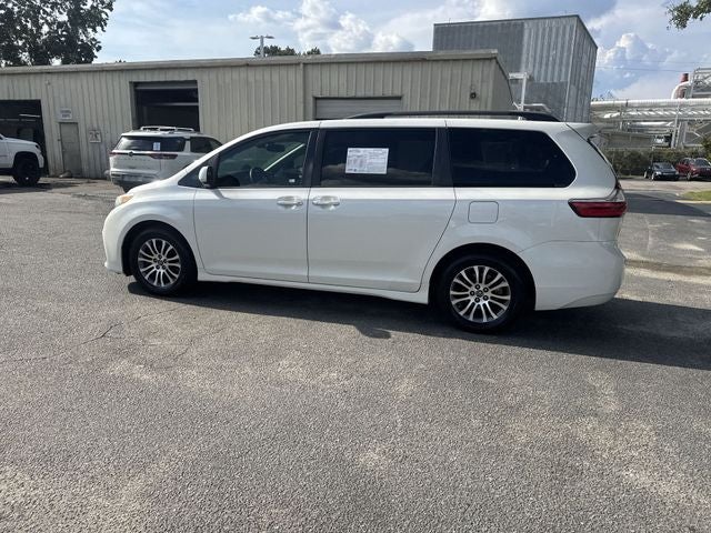 2018 Toyota Sienna XLE 8 Passenger