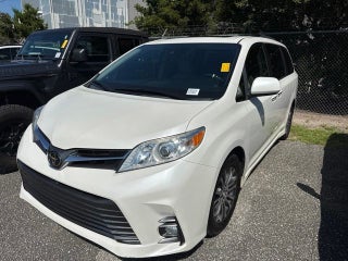 2018 Toyota Sienna XLE 8 Passenger