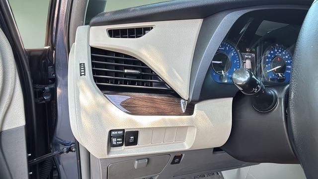 2019 Toyota Sienna XLE 8 Passenger