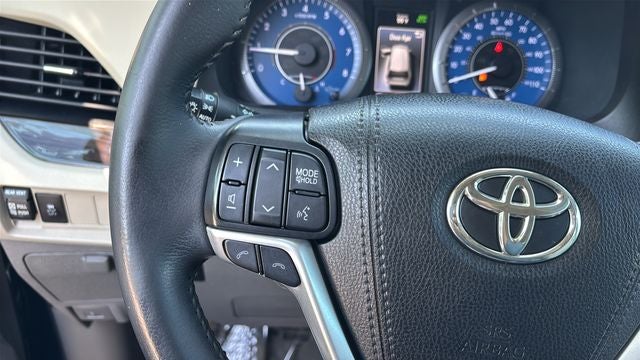 2019 Toyota Sienna XLE 8 Passenger