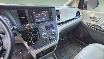 2019 Toyota Sienna XLE 8 Passenger