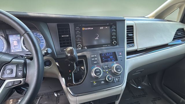 2019 Toyota Sienna XLE 8 Passenger