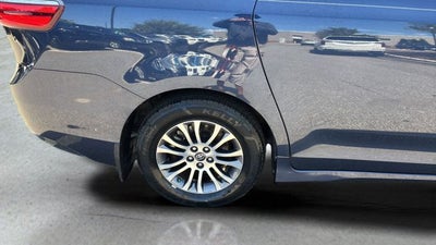 2019 Toyota Sienna XLE 8 Passenger