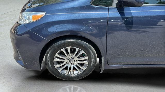 2019 Toyota Sienna XLE 8 Passenger