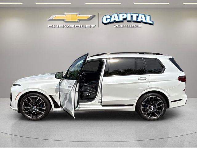 2023 BMW X7 M60i