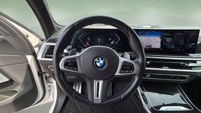 2023 BMW X7 M60i