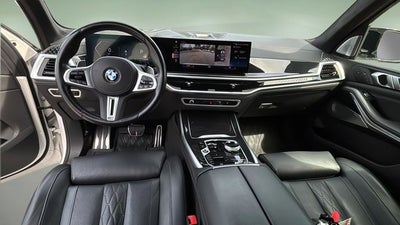 2023 BMW X7 M60i