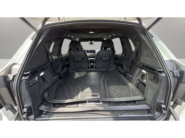 2023 BMW X7 M60i