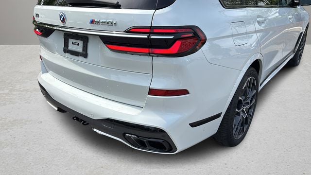 2023 BMW X7 M60i