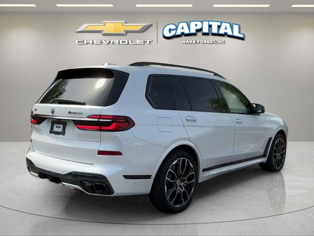 2023 BMW X7 M60i