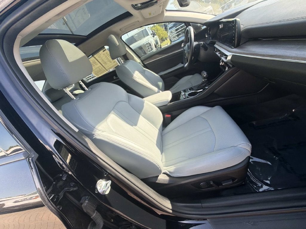 2022 Kia K5 EX
