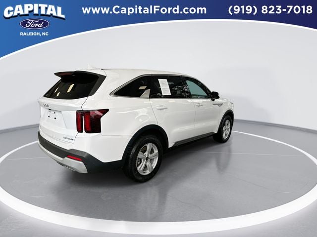 2025 Kia Sorento LX