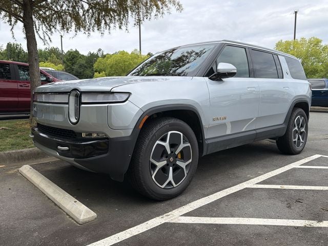 2024 Rivian R1S Adventure