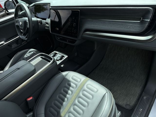 2024 Rivian R1S Adventure