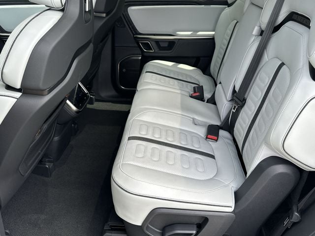 2024 Rivian R1S Adventure