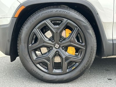 2024 Rivian R1S Adventure