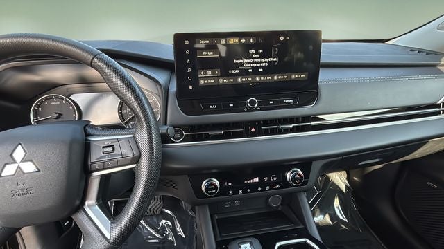 2025 Mitsubishi Outlander ES