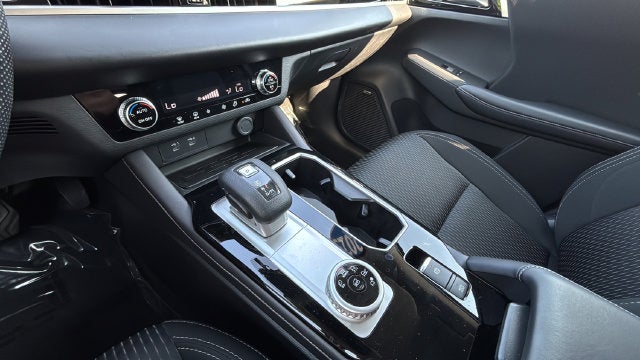 2025 Mitsubishi Outlander ES