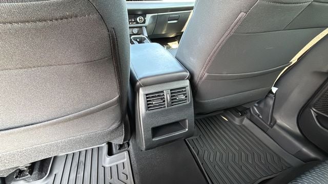 2025 Mitsubishi Outlander ES