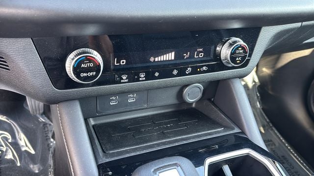 2025 Mitsubishi Outlander ES