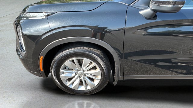 2025 Mitsubishi Outlander ES