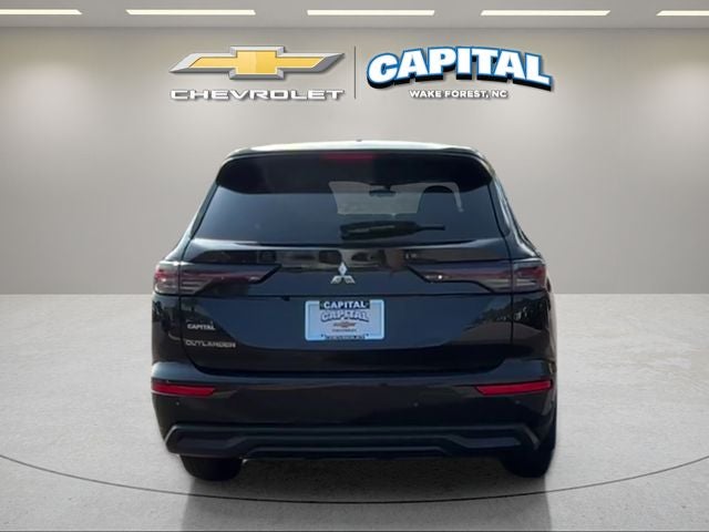 2025 Mitsubishi Outlander ES