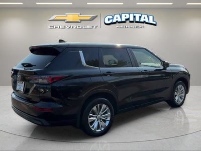 2025 Mitsubishi Outlander ES