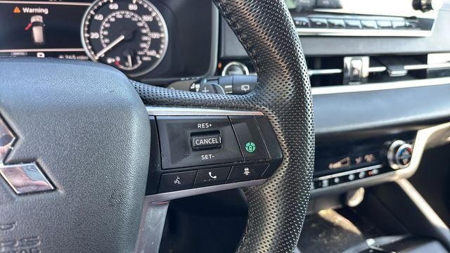 2023 Mitsubishi Outlander SE