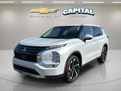 2023 Mitsubishi Outlander SE