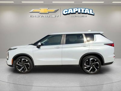 2023 Mitsubishi Outlander SE