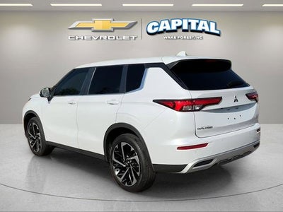 2023 Mitsubishi Outlander SE
