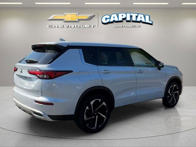 2023 Mitsubishi Outlander SE