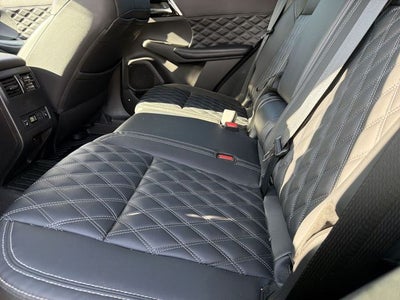2023 Mitsubishi Outlander Base