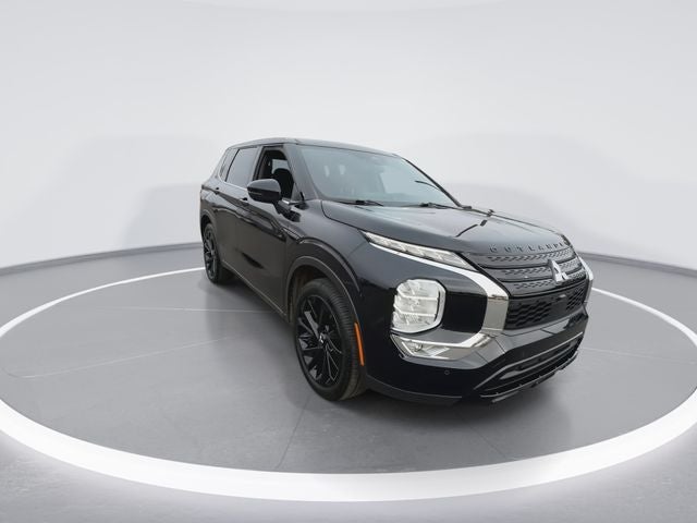 2023 Mitsubishi Outlander Base