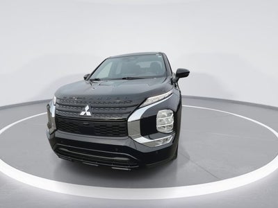 2023 Mitsubishi Outlander Base