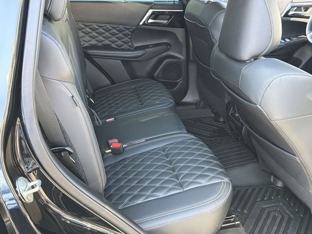 2023 Mitsubishi Outlander SEL Black Edition