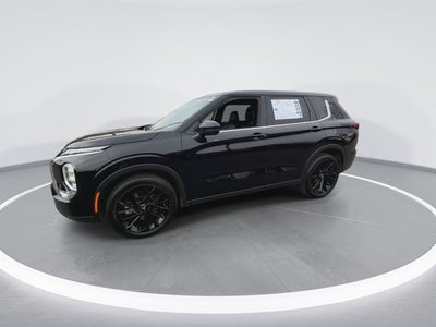 2023 Mitsubishi Outlander Base