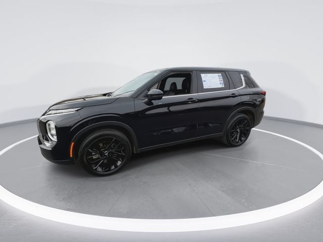 2023 Mitsubishi Outlander Base