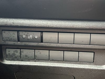 2025 Mitsubishi Outlander ES