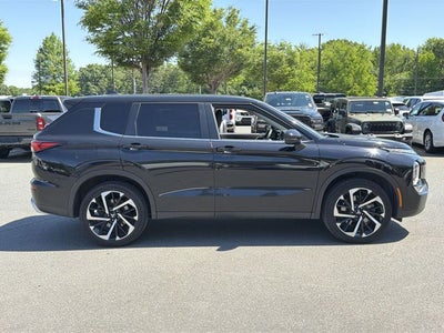 2024 Mitsubishi Outlander Base