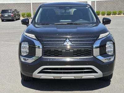 2024 Mitsubishi Outlander Base