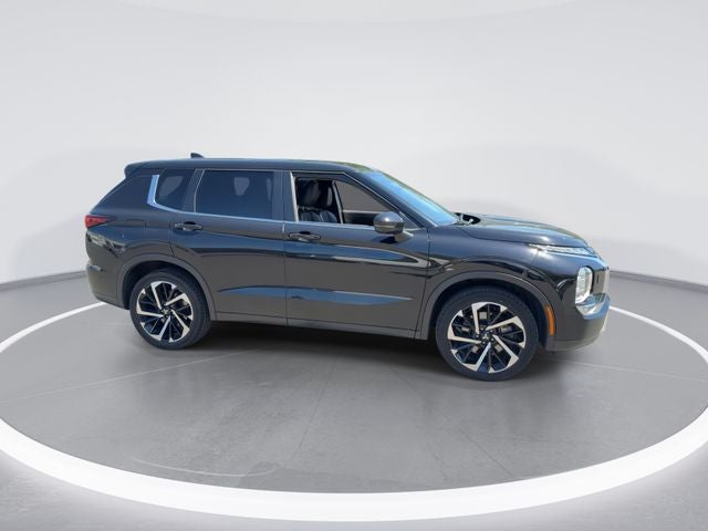 2024 Mitsubishi Outlander Base
