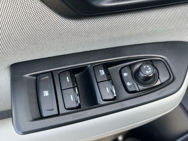 2025 Subaru Forester Base